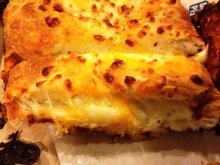 cheese-stuffed-pizza