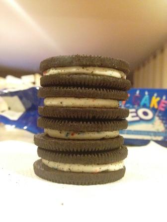 Birthday Cake Oreos on Review  Birthday Cake Oreos   So Good