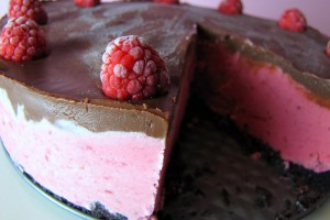 raspberry-ice-cream-cake
