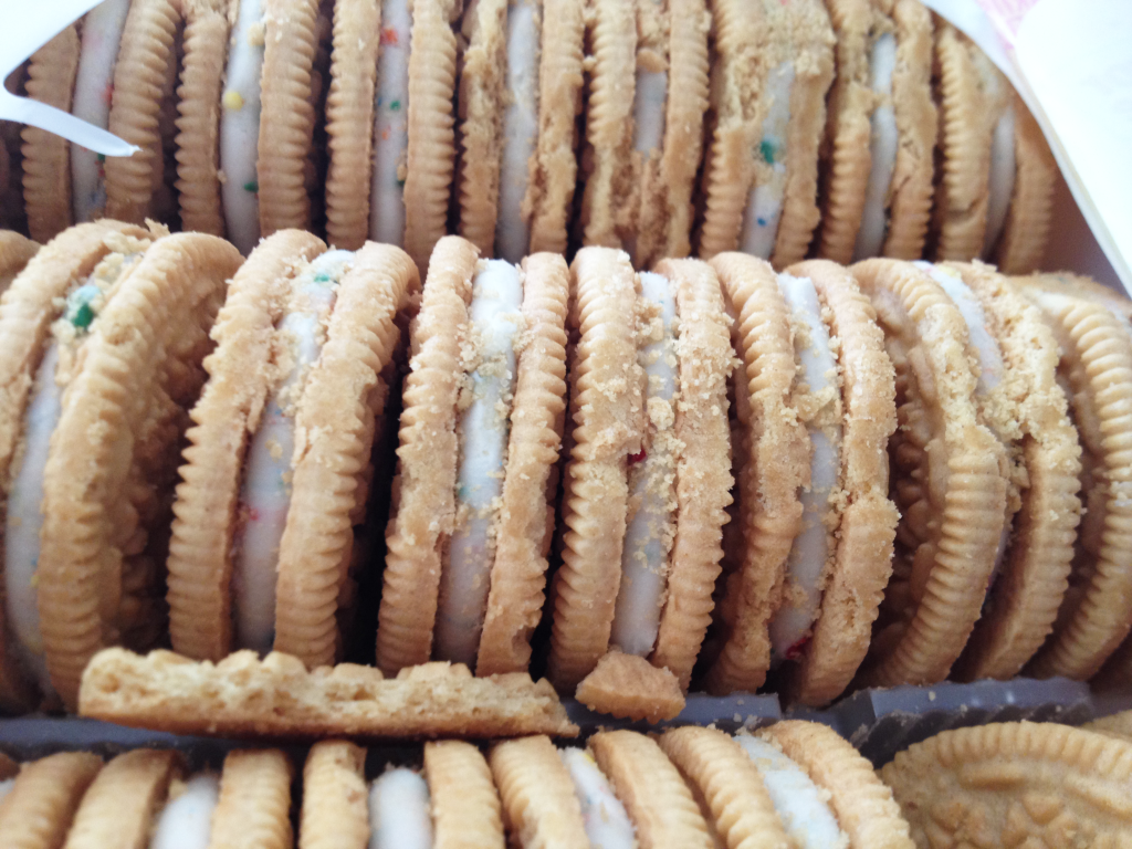 golden-birthday-cake-oreos