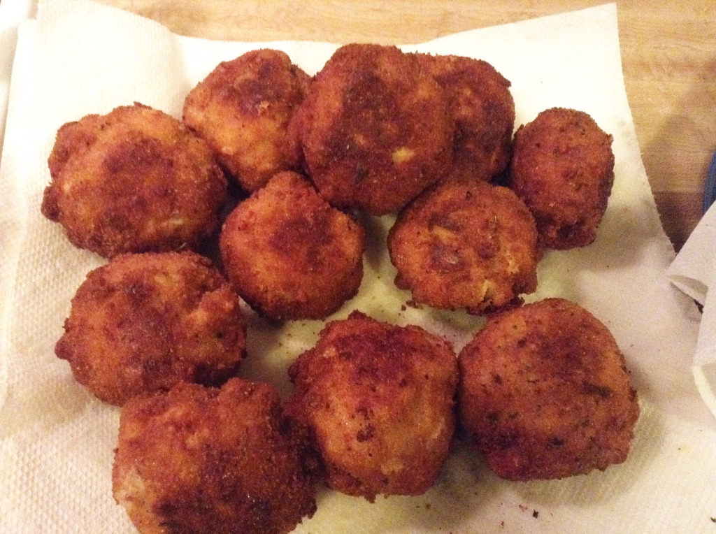 Fried Mac and Cheese Balls finished product 