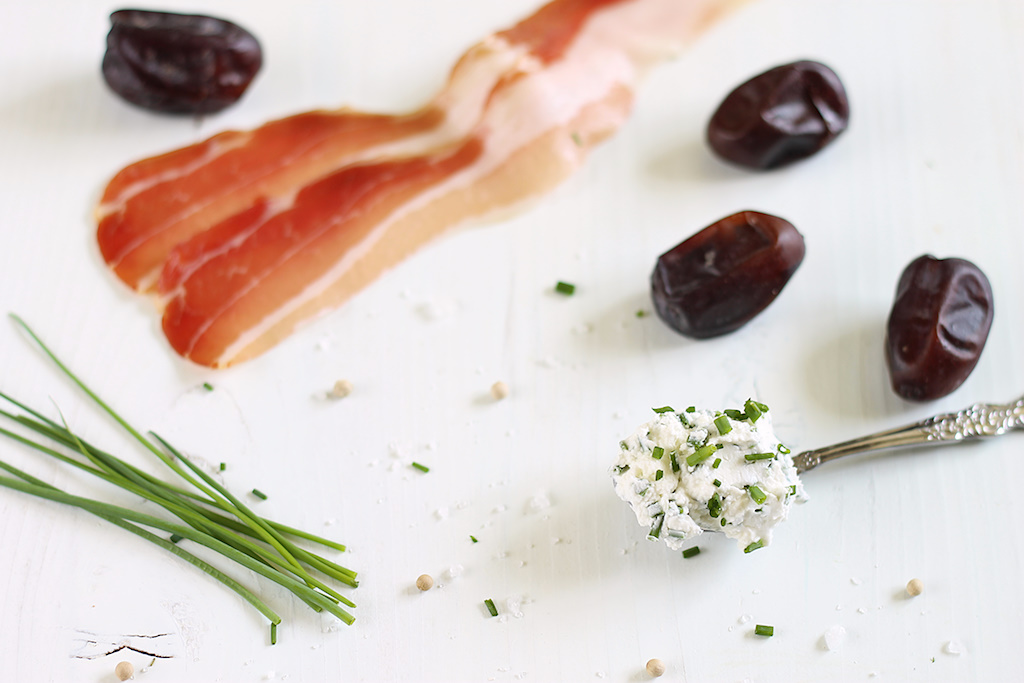 bacon-wrapped-dates-ingredients