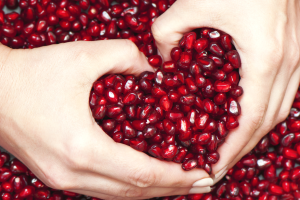 reasons to eat pomegranates