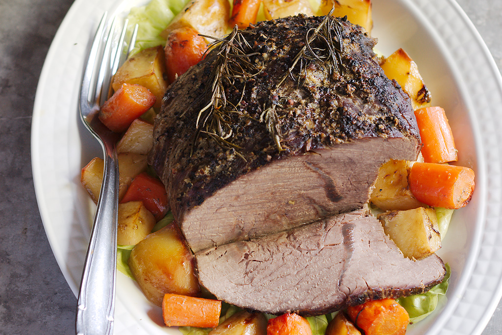 How To Make Perfect Roast Beef in the Oven with Peppercorn